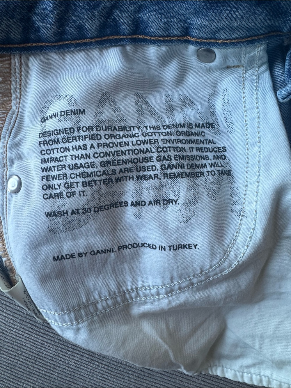 GANNI Washed Light Blue Denim Jean Shorts - Picture 4 of 4